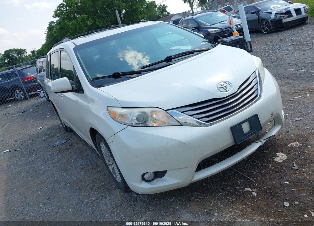 2016 TOYOTA SIENNA XLE PREMIUM 8 PASSENGER VIN: 5TDYK3DC4GS745554