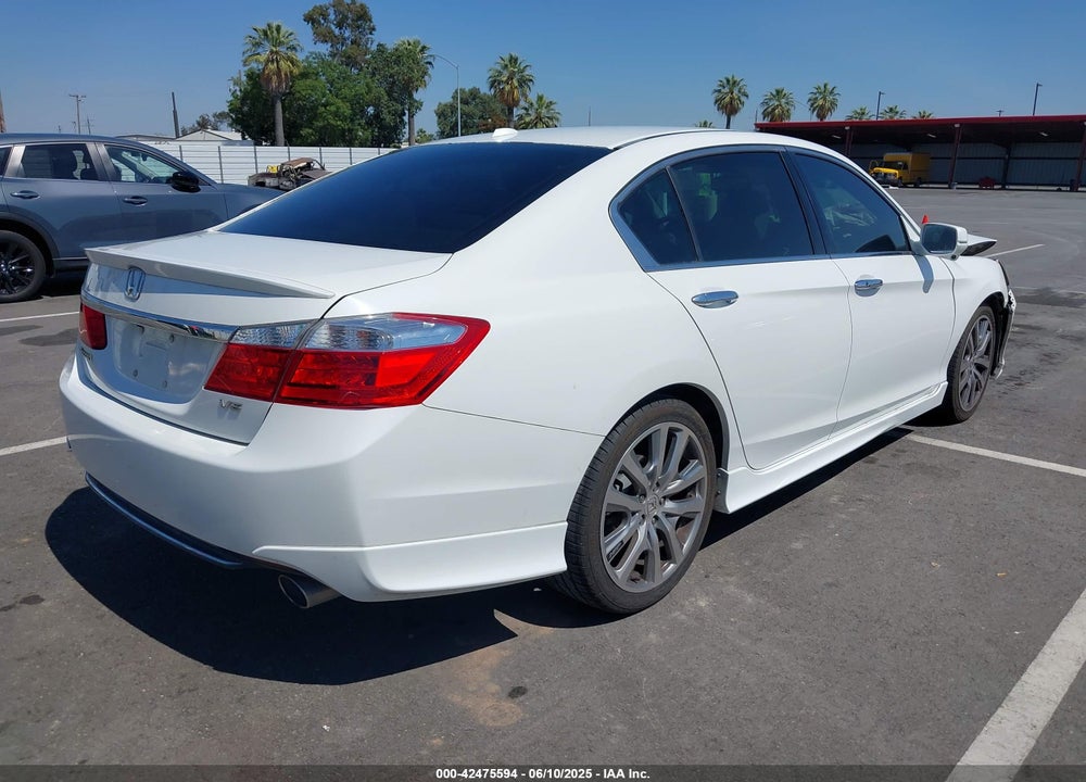 2014 HONDA ACCORD VIN: 1HGCR3F85EA007904