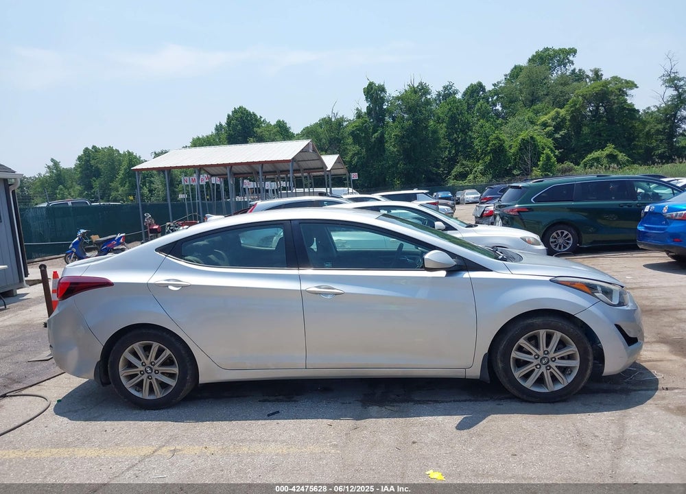 2016 HYUNDAI ELANTRA VIN: 5NPDH4AE1GH678622