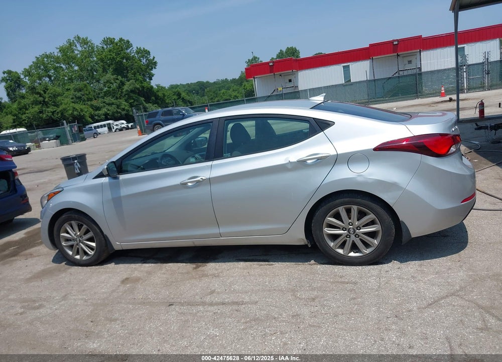 2016 HYUNDAI ELANTRA VIN: 5NPDH4AE1GH678622