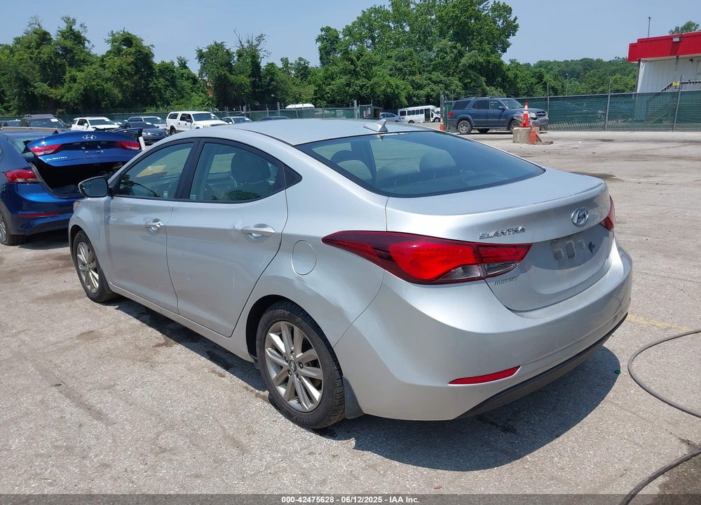 2016 HYUNDAI ELANTRA VIN: 5NPDH4AE1GH678622