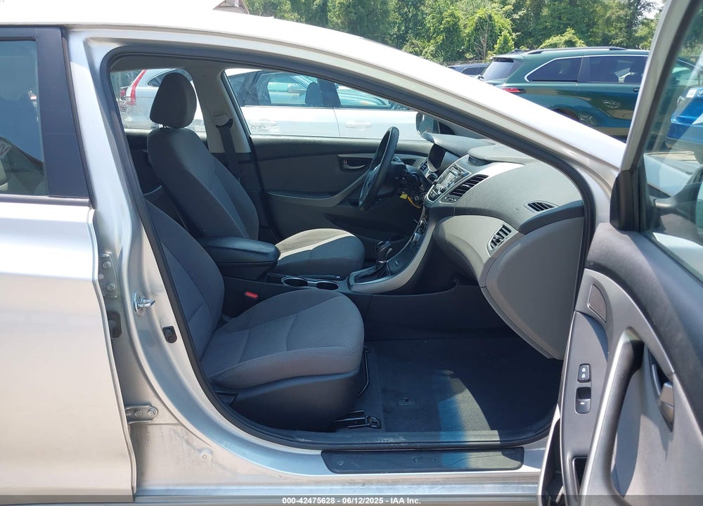 2016 HYUNDAI ELANTRA VIN: 5NPDH4AE1GH678622