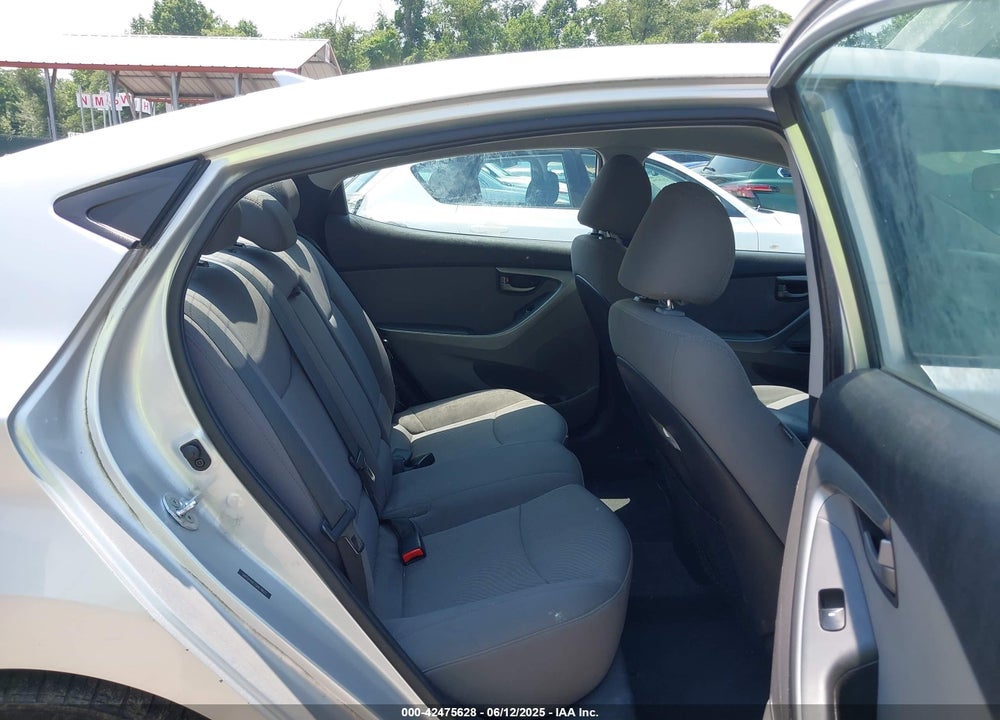 2016 HYUNDAI ELANTRA VIN: 5NPDH4AE1GH678622