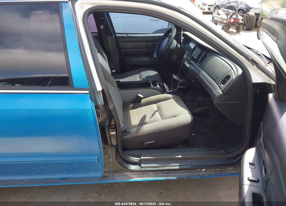 2009 FORD CROWN VICTORIA VIN: 2FAHP71V19X124459