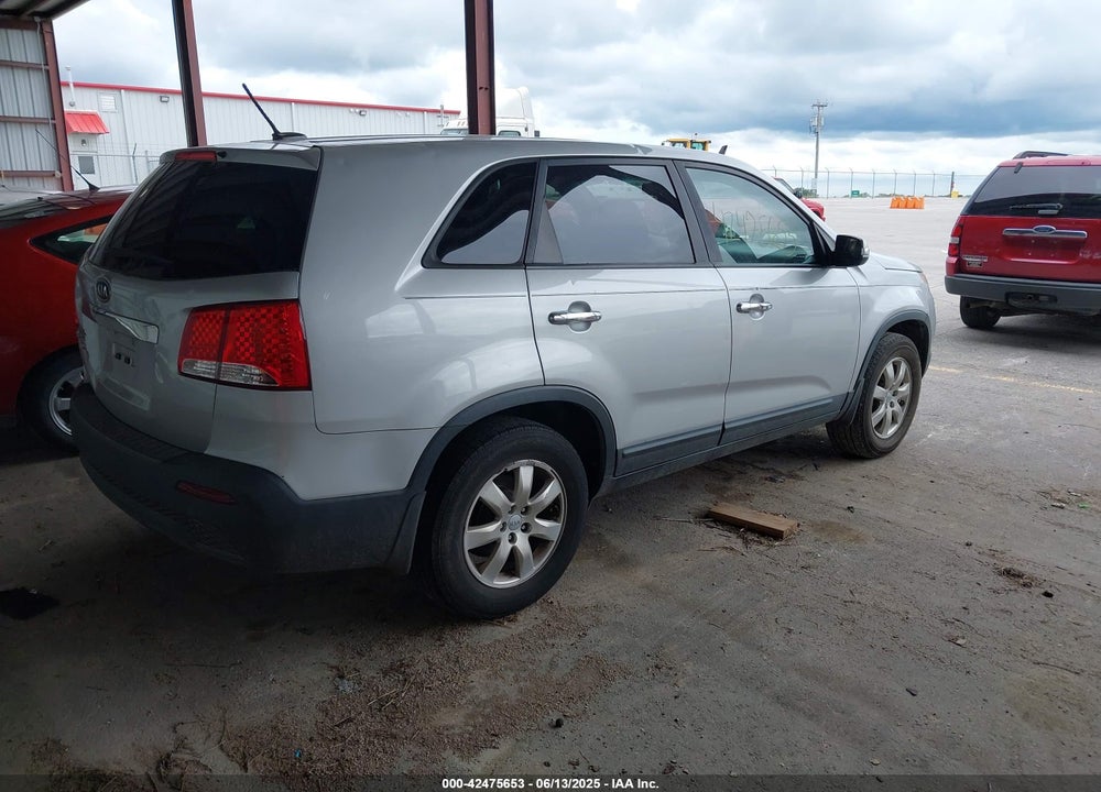 2013 KIA SORENTO LX VIN: 5XYKT3A16DG336986