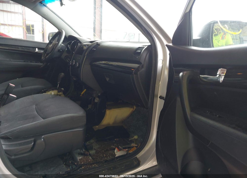 2013 KIA SORENTO LX VIN: 5XYKT3A16DG336986