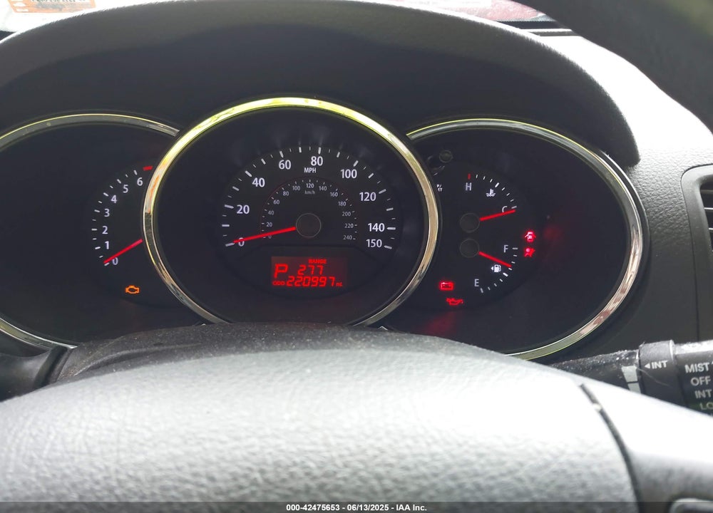 2013 KIA SORENTO LX VIN: 5XYKT3A16DG336986