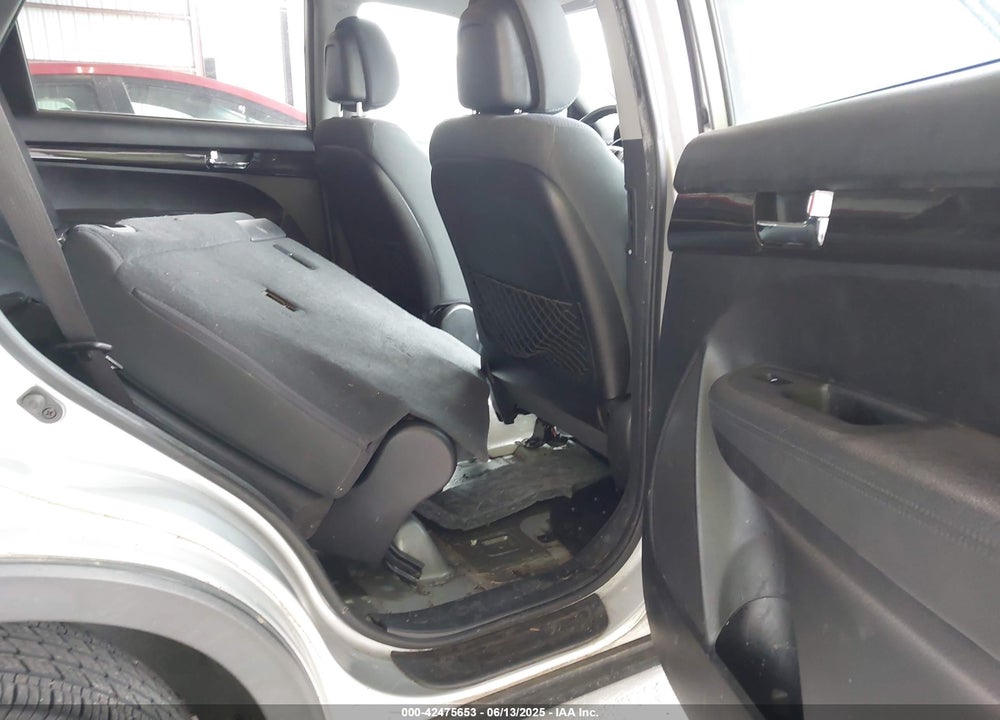 2013 KIA SORENTO LX VIN: 5XYKT3A16DG336986