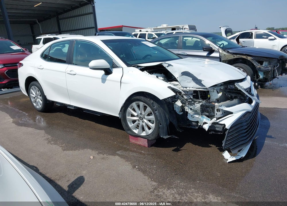 2020 TOYOTA CAMRY LE VIN: 4T1C11AK1LU960615