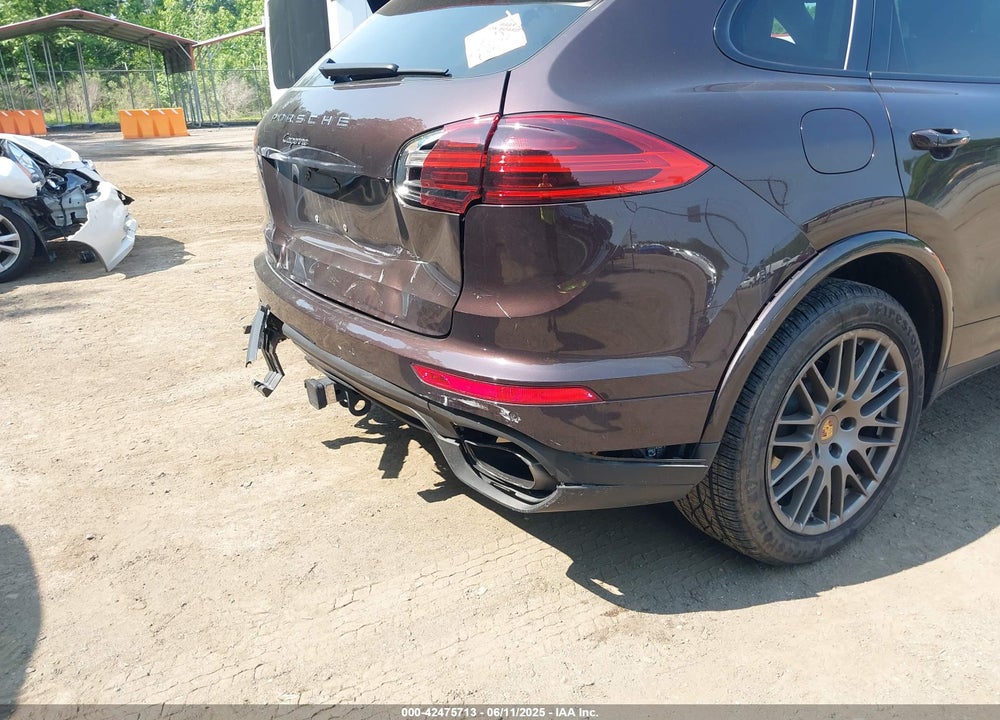 2017 PORSCHE CAYENNE VIN: WP1AA2A21HKA88424