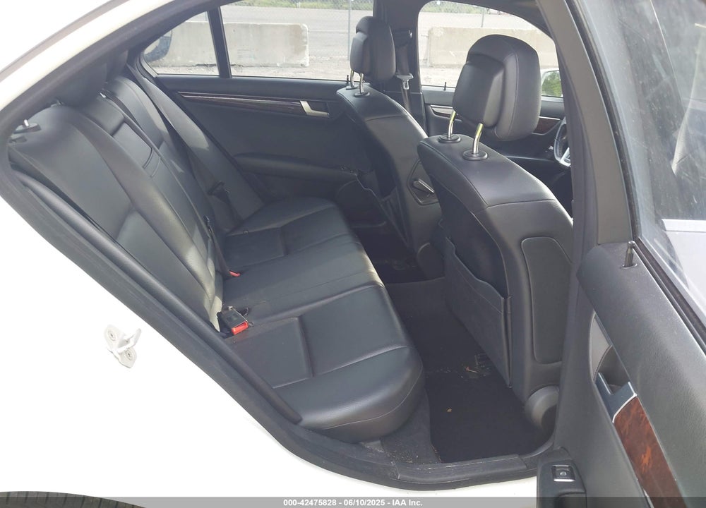 2014 MERCEDES-BENZ C 250 VIN: WDDGF4HB4ER309909
