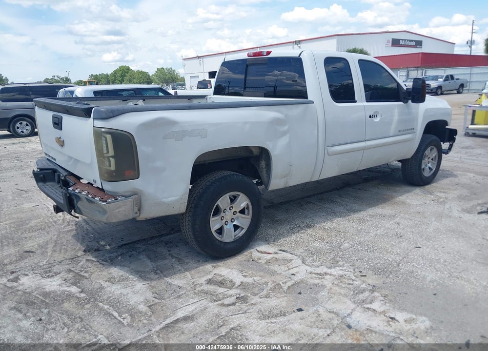 2013 CHEVROLET SILVERADO 1500 LT VIN: 1GCRKSE76DZ168195