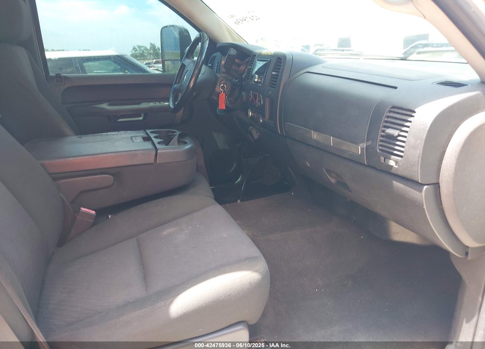 2013 CHEVROLET SILVERADO 1500 LT VIN: 1GCRKSE76DZ168195