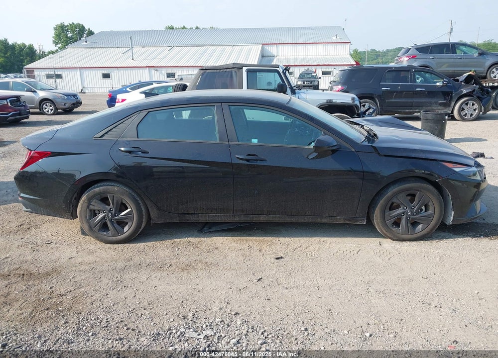 2021 HYUNDAI ELANTRA VIN: 5NPLM4AG6MH007113