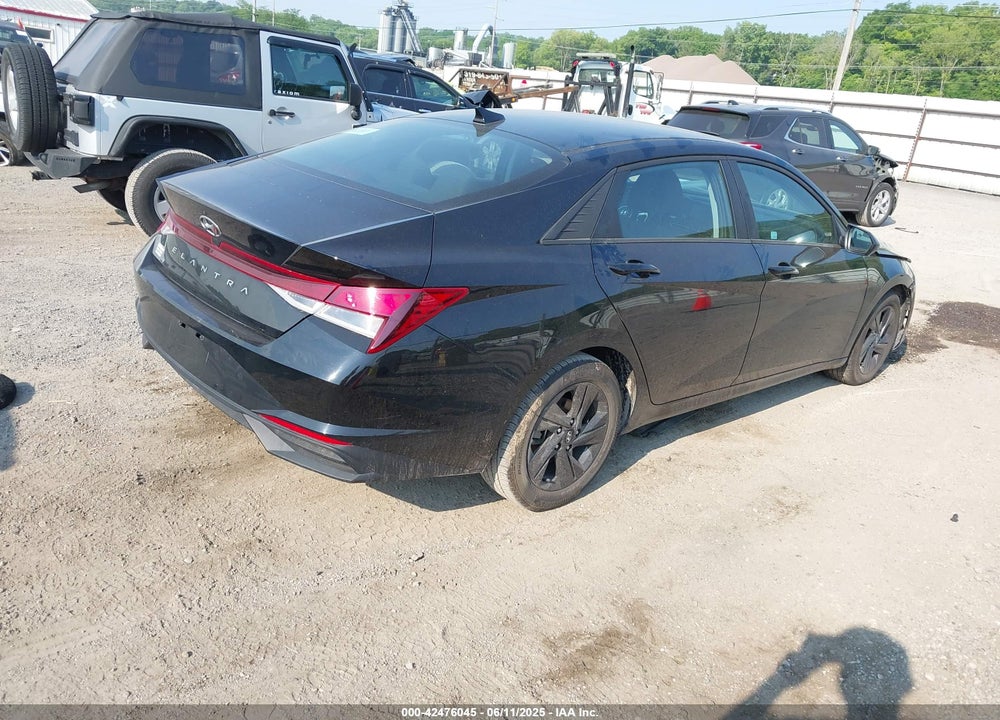 2021 HYUNDAI ELANTRA VIN: 5NPLM4AG6MH007113