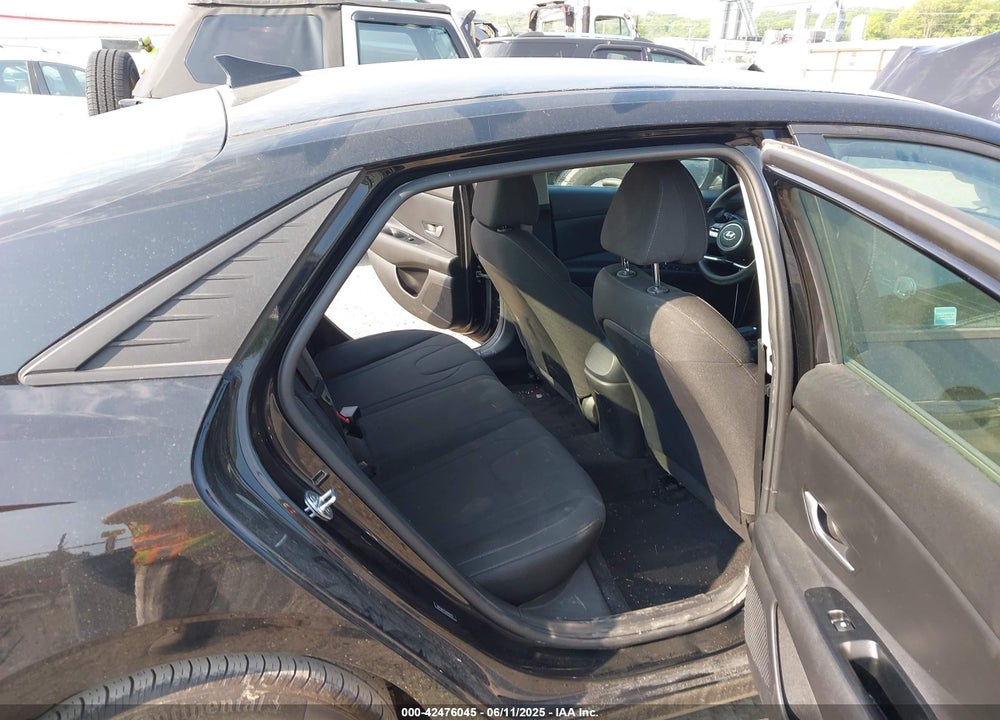 2021 HYUNDAI ELANTRA VIN: 5NPLM4AG6MH007113