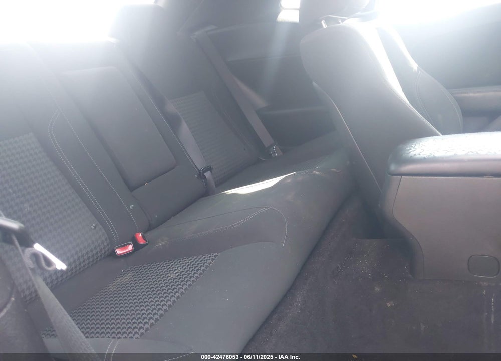 2018 DODGE CHALLENGER VIN: 2C3CDZAG9JH305760
