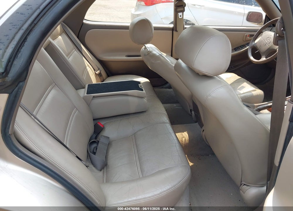1995 LEXUS ES 300 VIN: JT8GK13T4S0129543