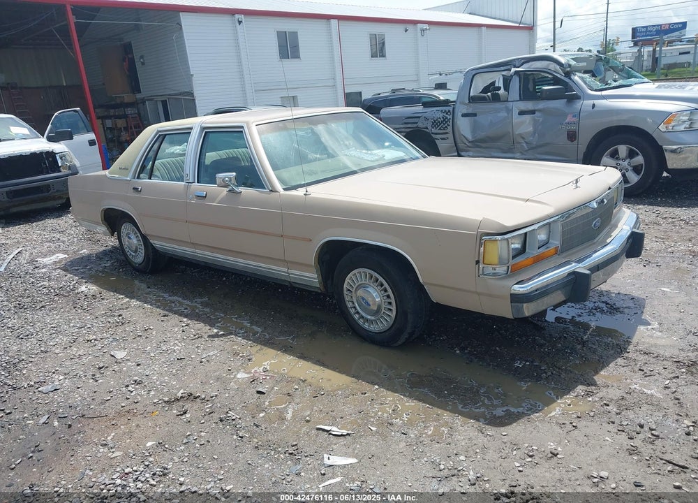 1989 FORD CROWN VICTORIA VIN: 2FABP73F6KX212652