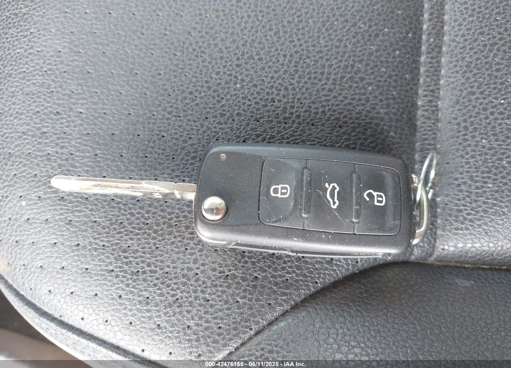 2017 VOLKSWAGEN JETTA VIN: 3VWDB7AJ5HM306919