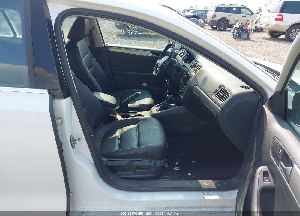 2017 VOLKSWAGEN JETTA VIN: 3VWDB7AJ5HM306919