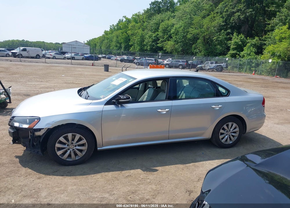 2015 VOLKSWAGEN PASSAT VIN: 1VWAT7A32FC005153