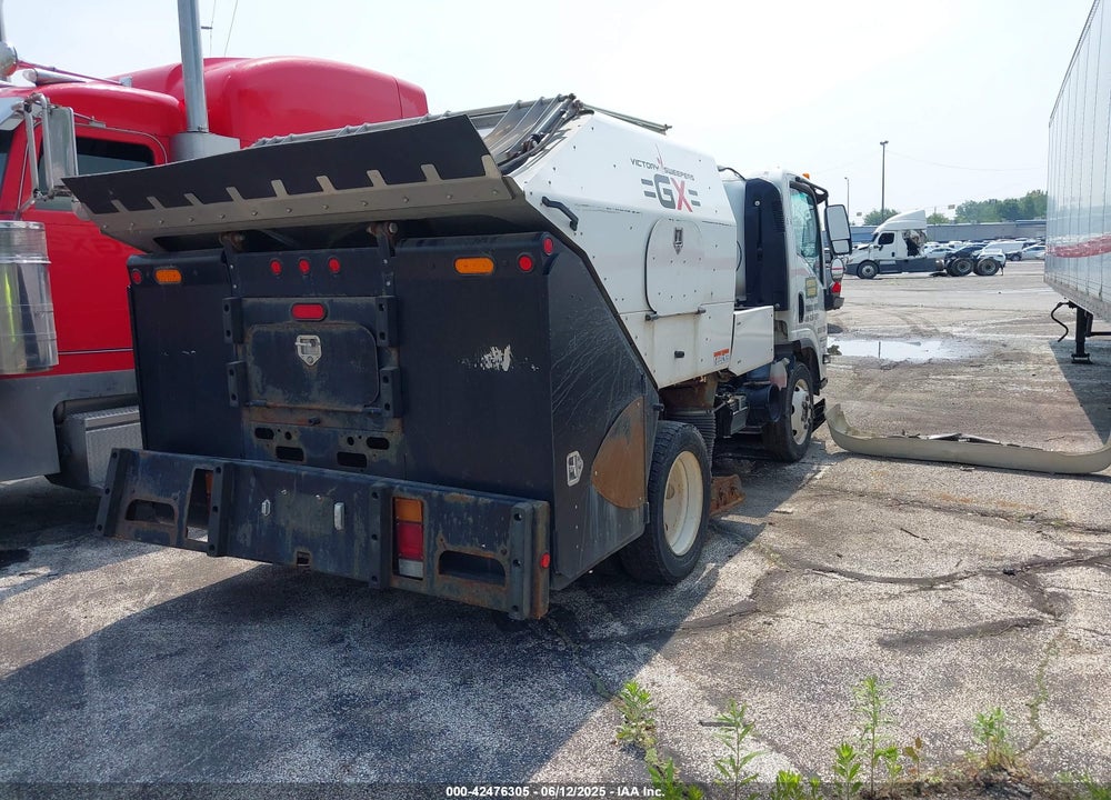 2023 ISUZU NPR HD VIN: 54DC4W1D9PS209205