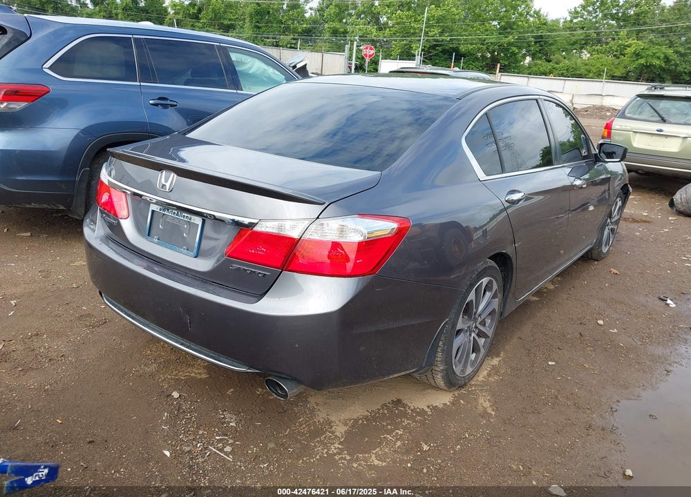 2015 HONDA ACCORD VIN: 1HGCR2F50FA222768