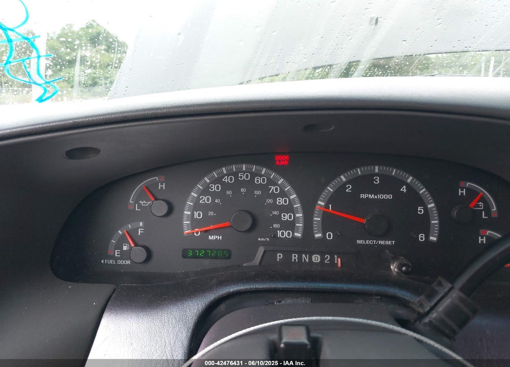 2002 FORD F-150 LARIAT/XLT VIN: 1FTRW08L72KD27457