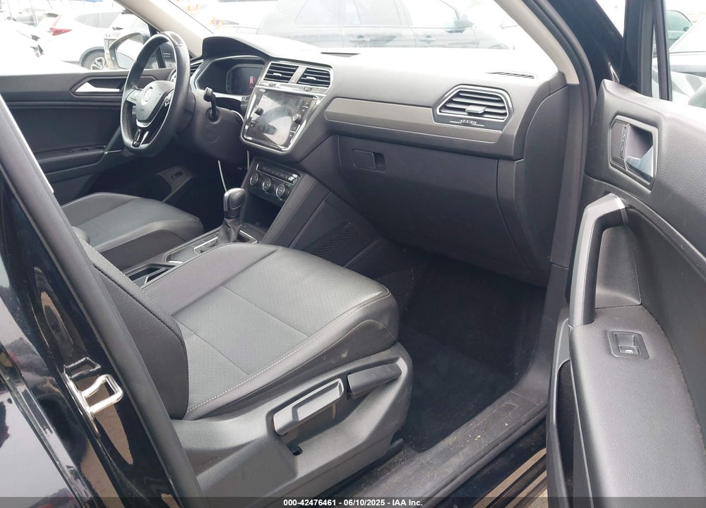 2020 VOLKSWAGEN TIGUAN VIN: 3VV3B7AX5LM071449