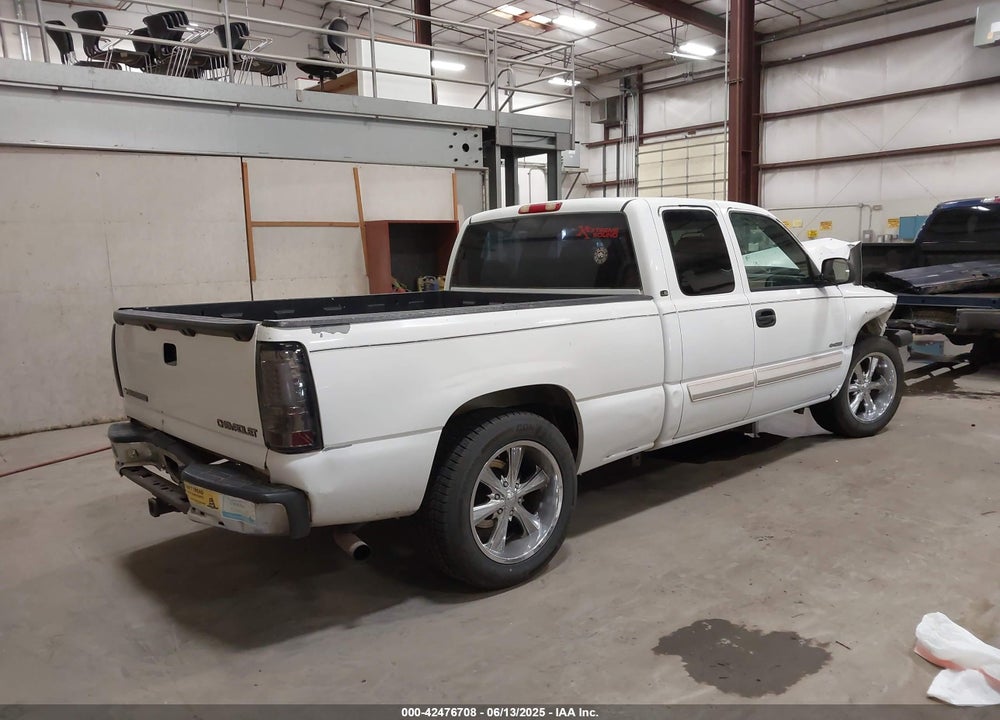 2004 CHEVROLET SILVERADO 1500 LS VIN: 2GCEC19V241101262