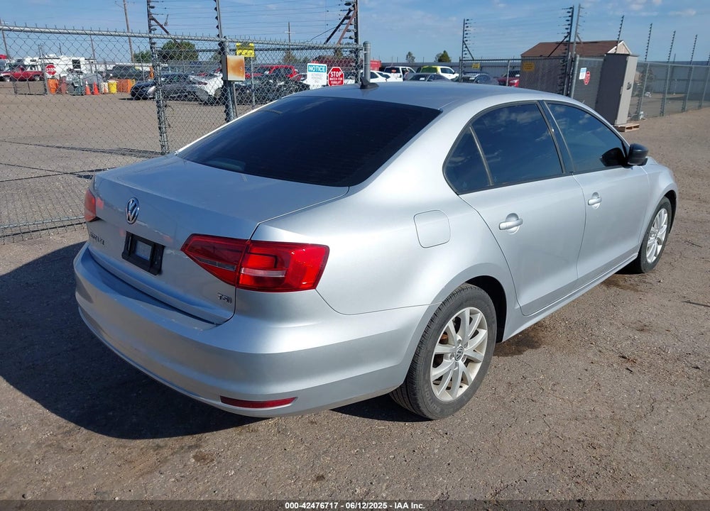 2015 VOLKSWAGEN JETTA 1.8T SE VIN: 3VWD17AJ2FM281820