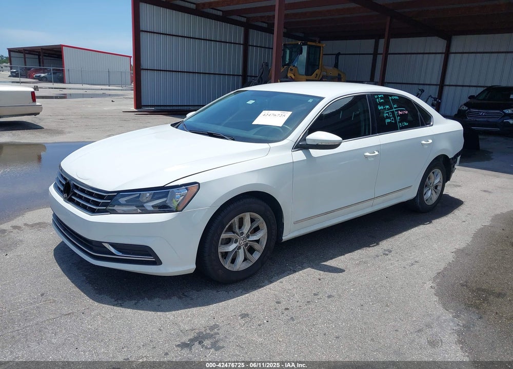 2016 VOLKSWAGEN PASSAT VIN: 1VWAT7A33GC056162