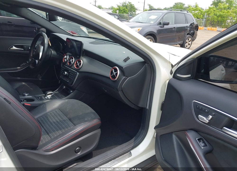 2015 MERCEDES-BENZ GLA-CLASS VIN: WDDTG5CB0FJ048108