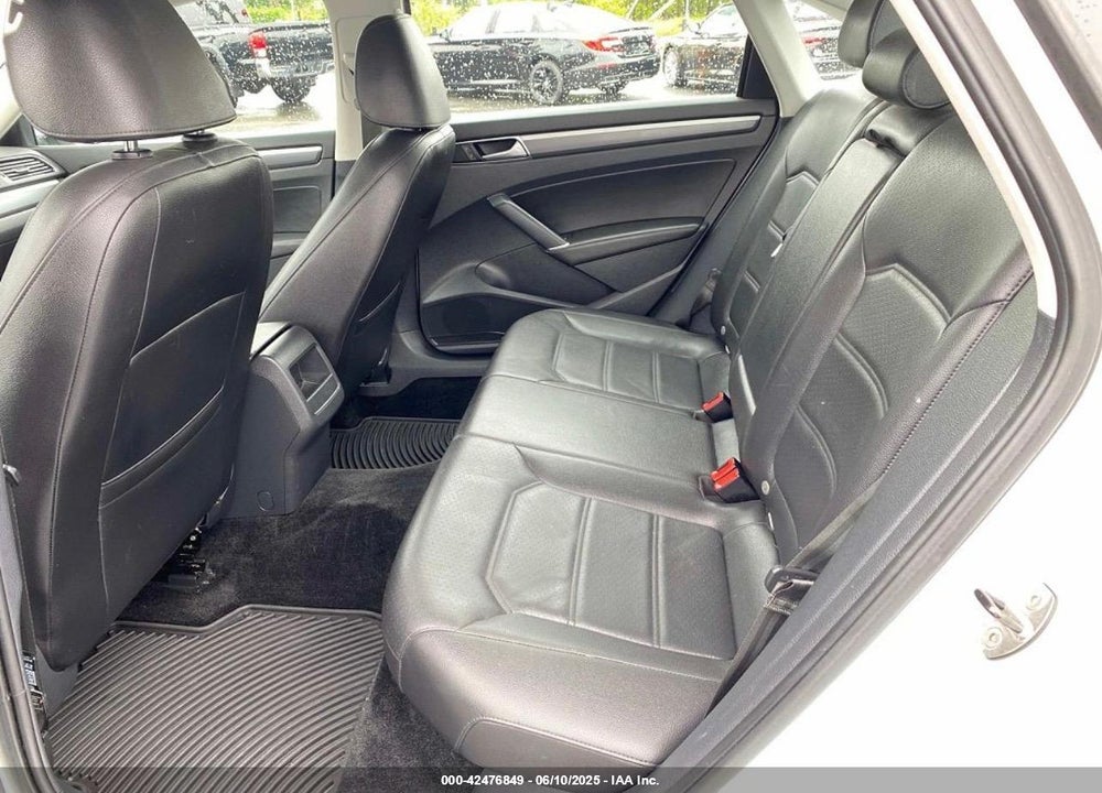 2017 VOLKSWAGEN PASSAT 1.8T R-LINE VIN: 1VWDT7A37HC046443