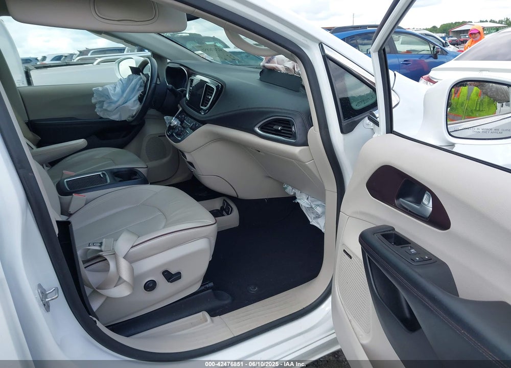 2017 CHRYSLER PACIFICA LIMITED VIN: 2C4RC1GG7HR763125
