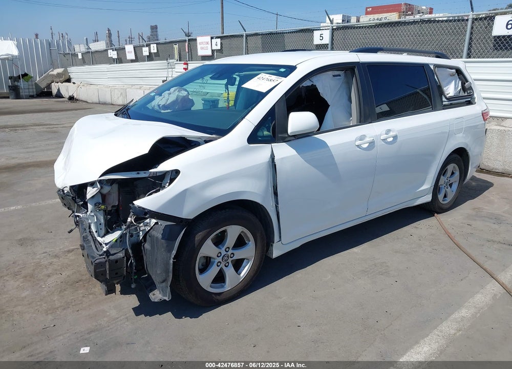 2018 TOYOTA SIENNA VIN: 5TDKZ3DC3JS913810