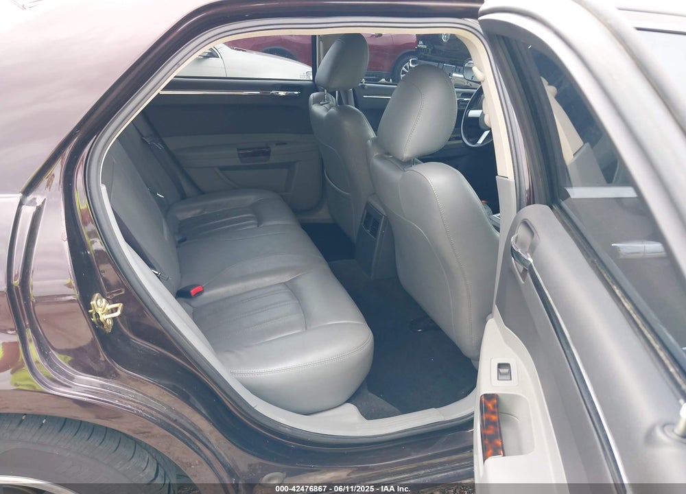 2005 CHRYSLER 300C VIN: 2C3JA63H05H541000
