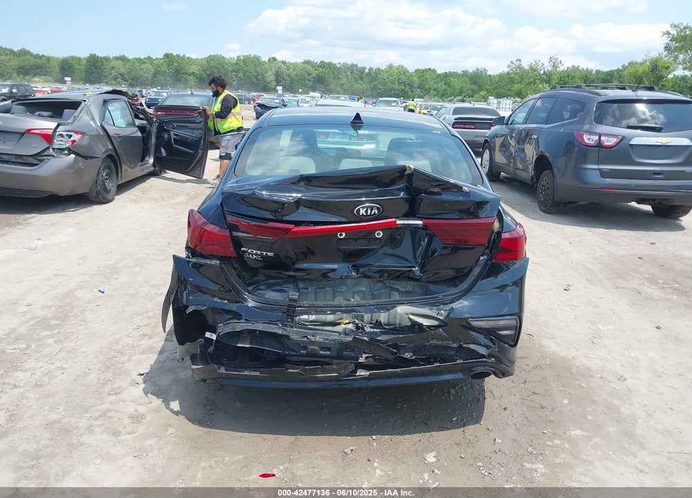 2021 KIA FORTE VIN: 3KPF24AD7ME264763
