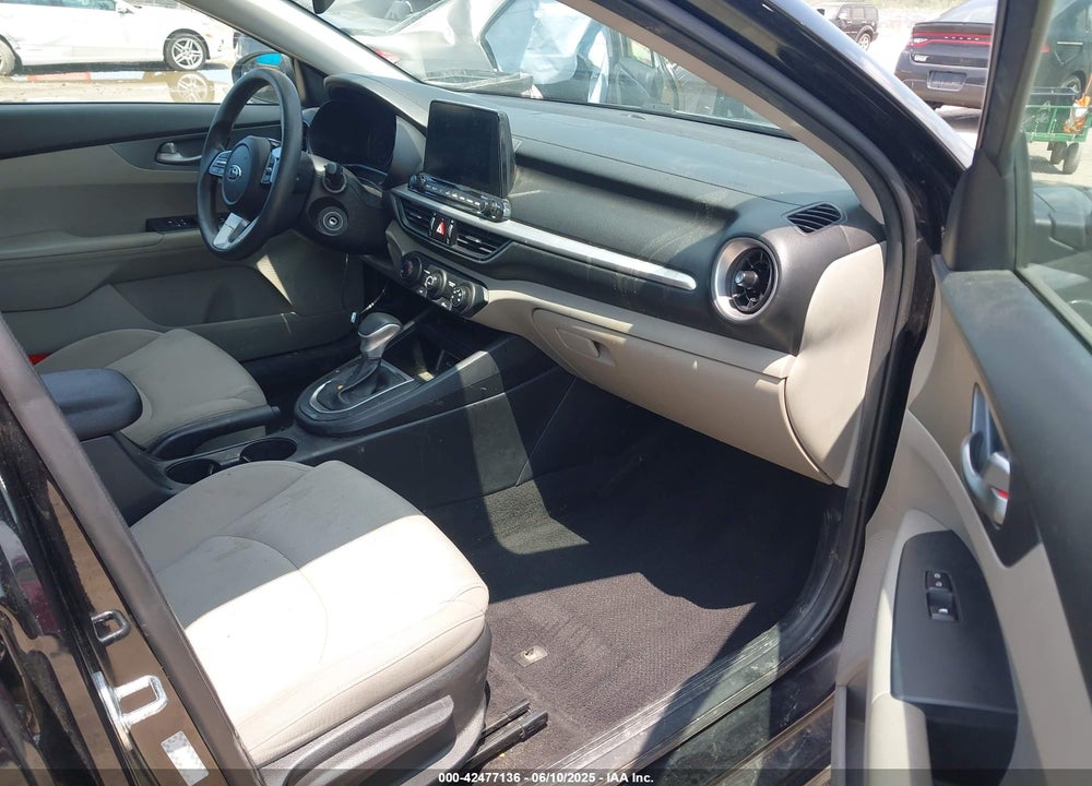 2021 KIA FORTE VIN: 3KPF24AD7ME264763