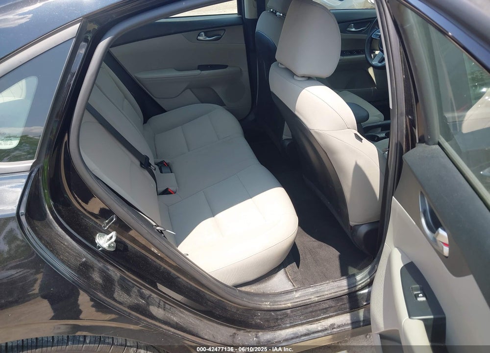 2021 KIA FORTE VIN: 3KPF24AD7ME264763