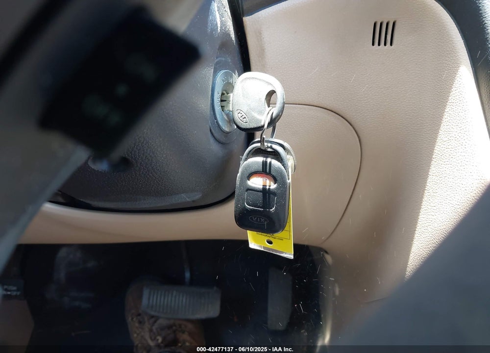 2009 KIA RONDO LX VIN: KNAFG528797260225