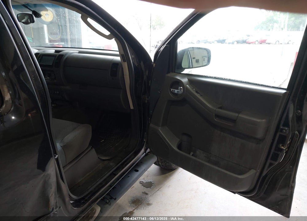 2005 NISSAN XTERRA OFF ROAD VIN: 5N1AN08W75C616827