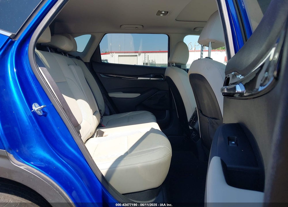 2023 KIA SELTOS VIN: KNDERCAA2P7467359