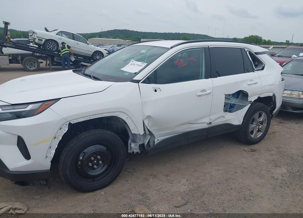 2025 TOYOTA RAV4 XLE VIN: 2T3P1RFV4SW515617