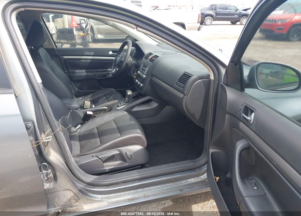 2010 VOLKSWAGEN JETTA VIN: 3VWRX7AJ7AM155675