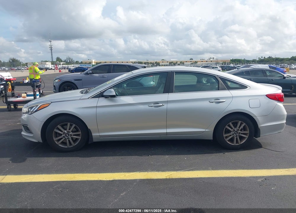2016 HYUNDAI SONATA VIN: 5NPE24AF5GH398636