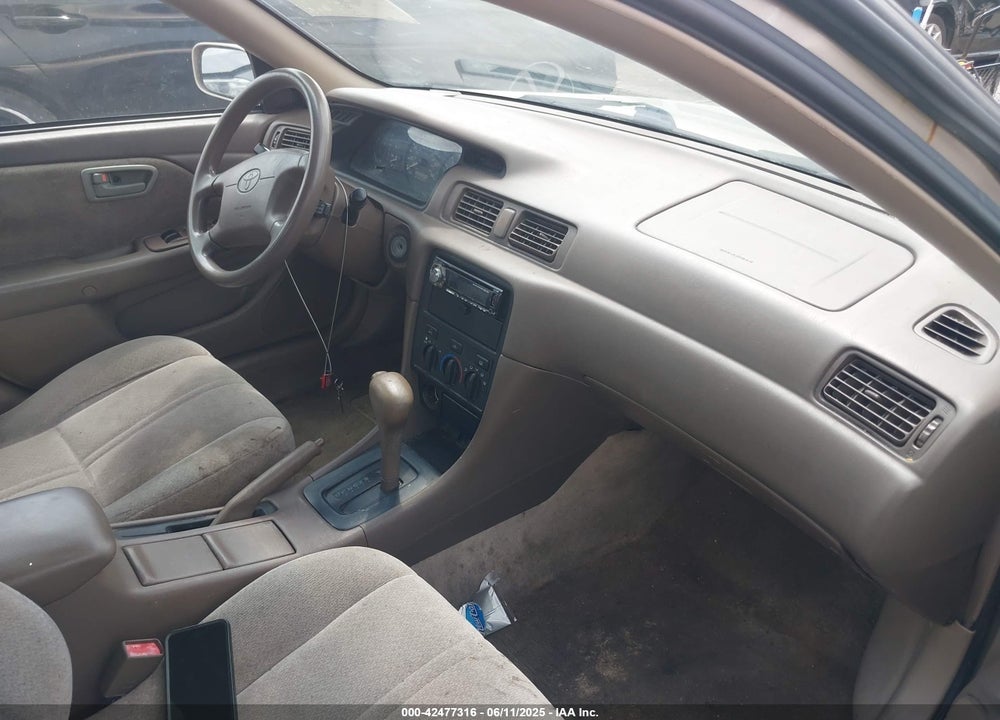 2000 TOYOTA CAMRY LE V6 VIN: 4T1BF22K5YU938013