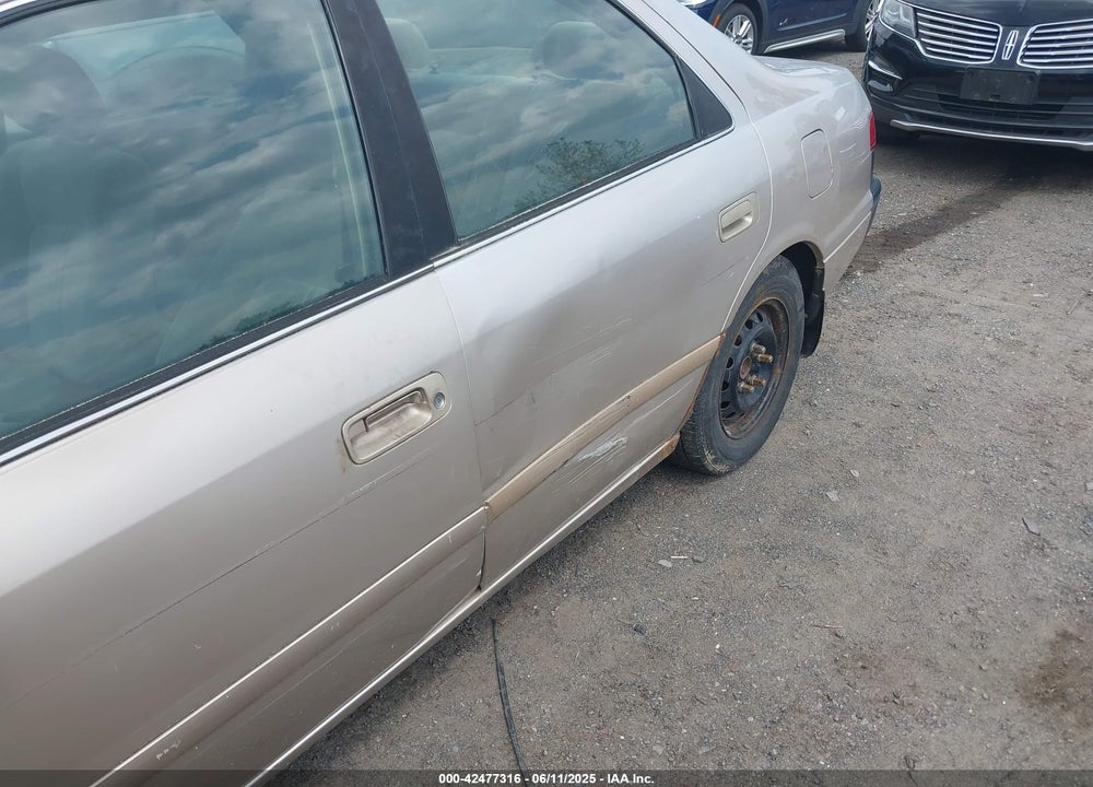 2000 TOYOTA CAMRY LE V6 VIN: 4T1BF22K5YU938013