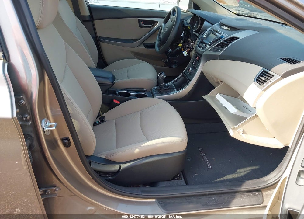 2014 HYUNDAI ELANTRA VIN: 5NPDH4AE8EH479452